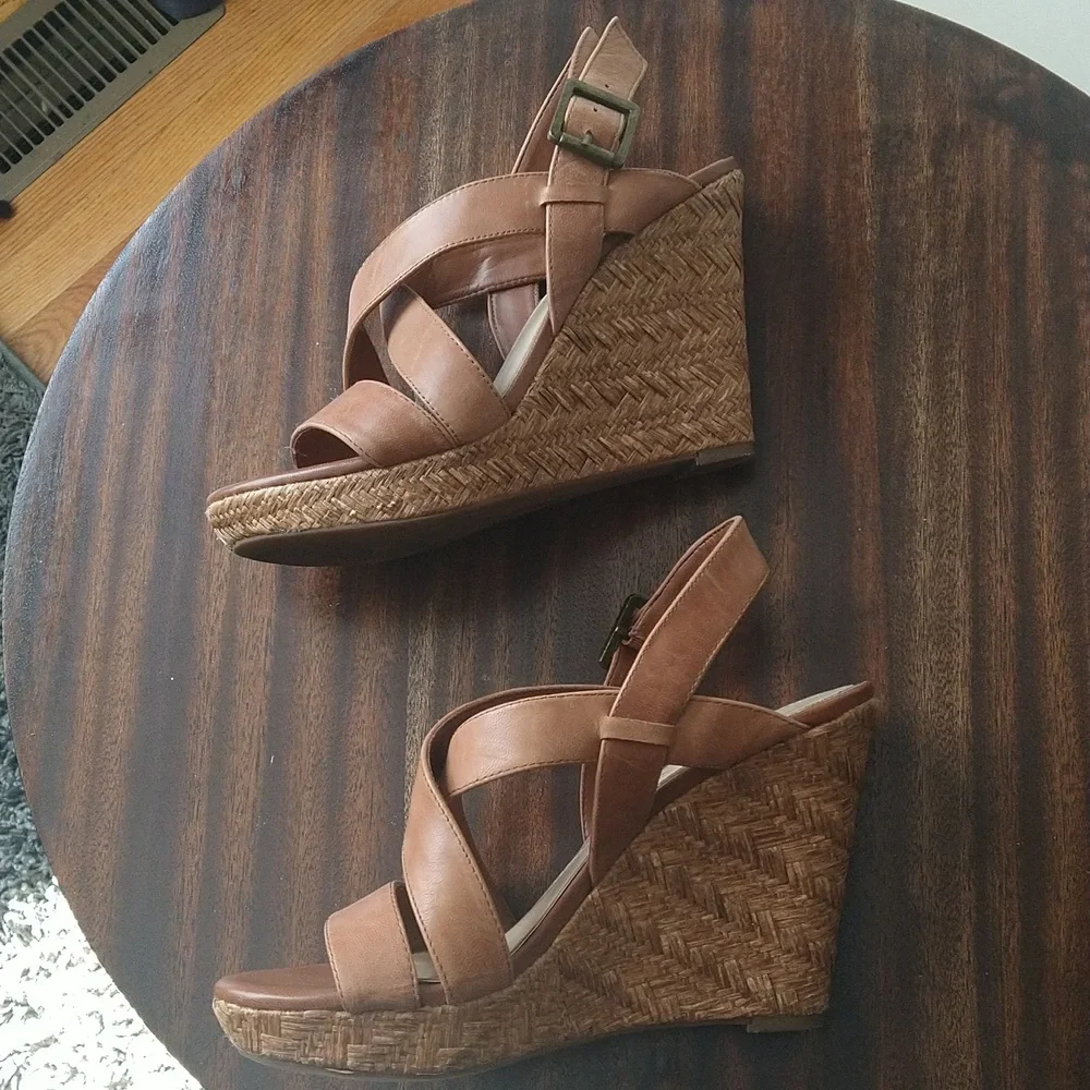 Jessica Simpson Tan Platform Sandals